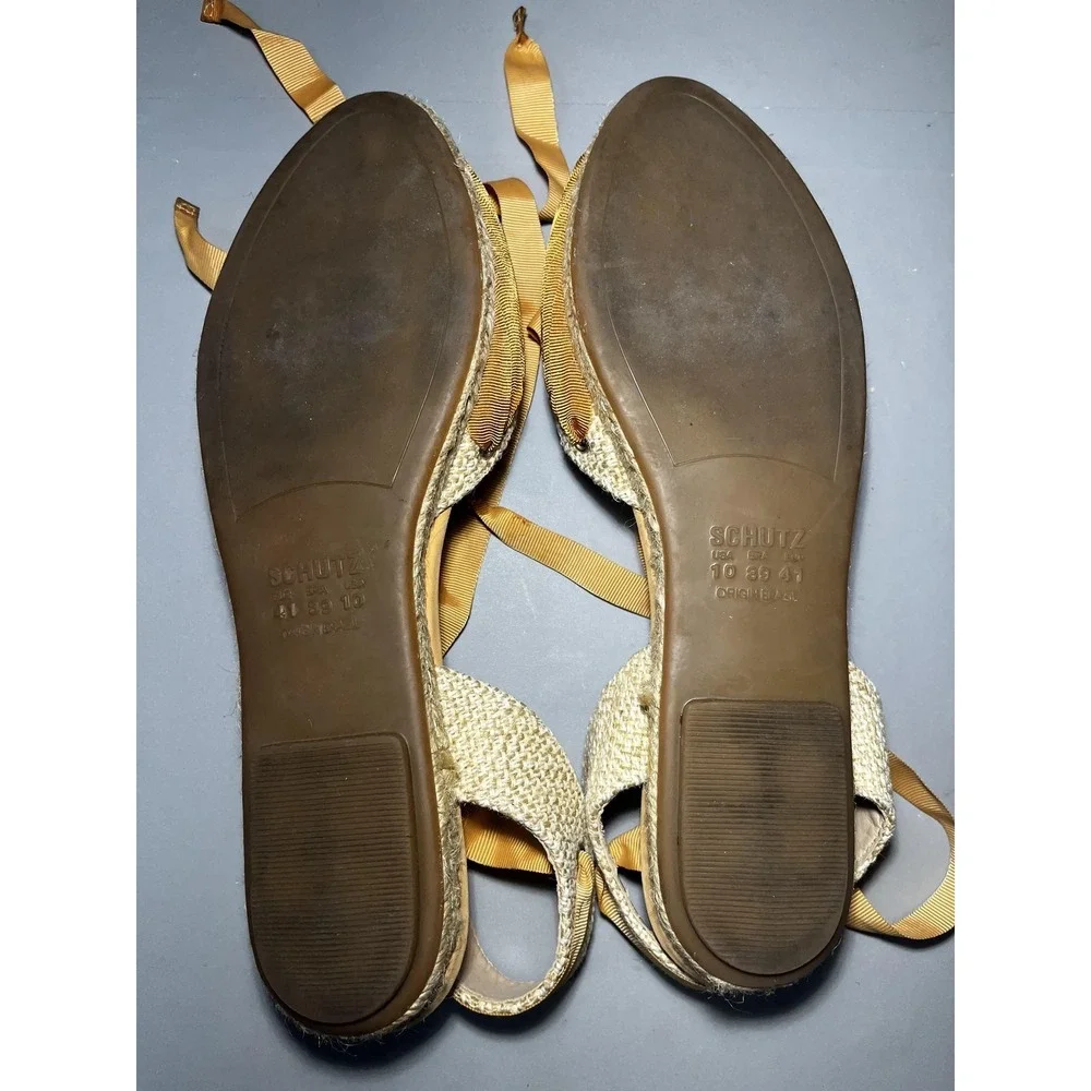 SCHUTZ brand style